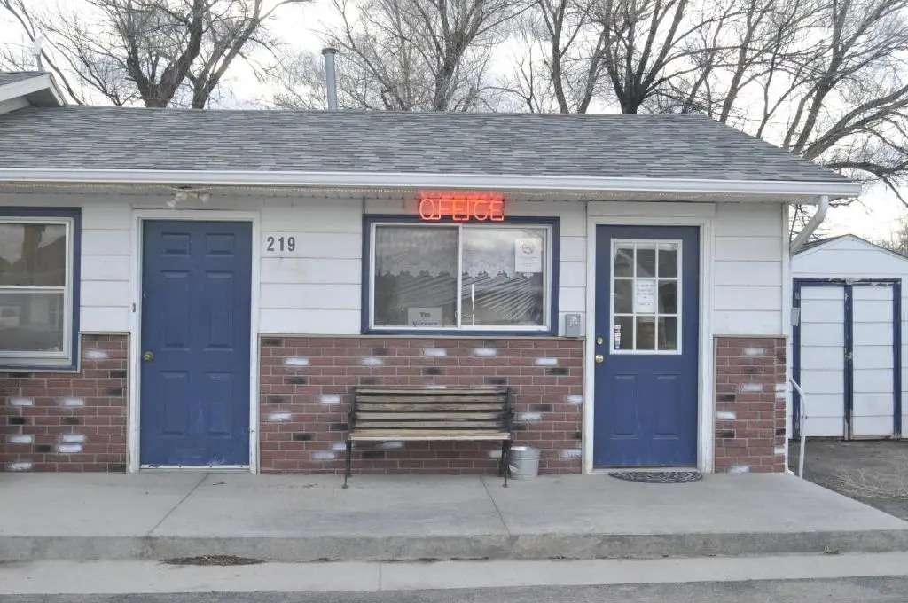 Cozy Motel 10